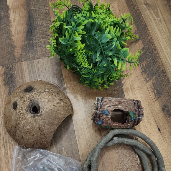 Hercocci Lizard, Spider, Snake, Chameleon or Other Reptile Habitat Kit, NWT - Picture 3 of 5